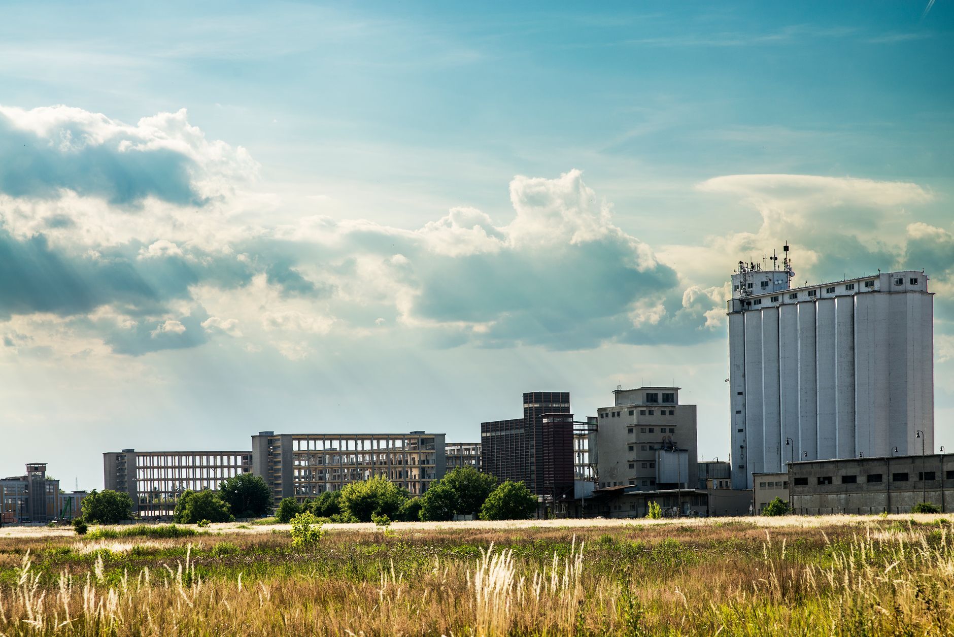 Industriestandort unter aufziehenden Wolken: Klimarisikoanalyse nach ISO 14091